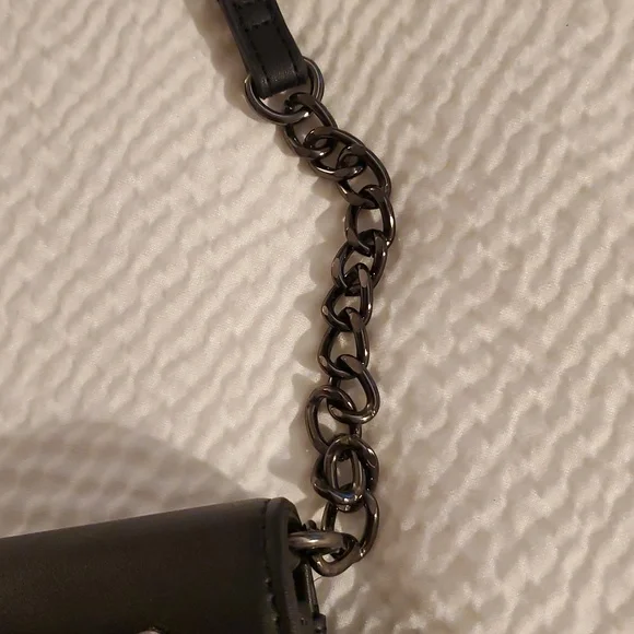 BETSY JOHNSON black Skull Purse Magnetic Clasp Solid Construction!! - Picture 5 of 11